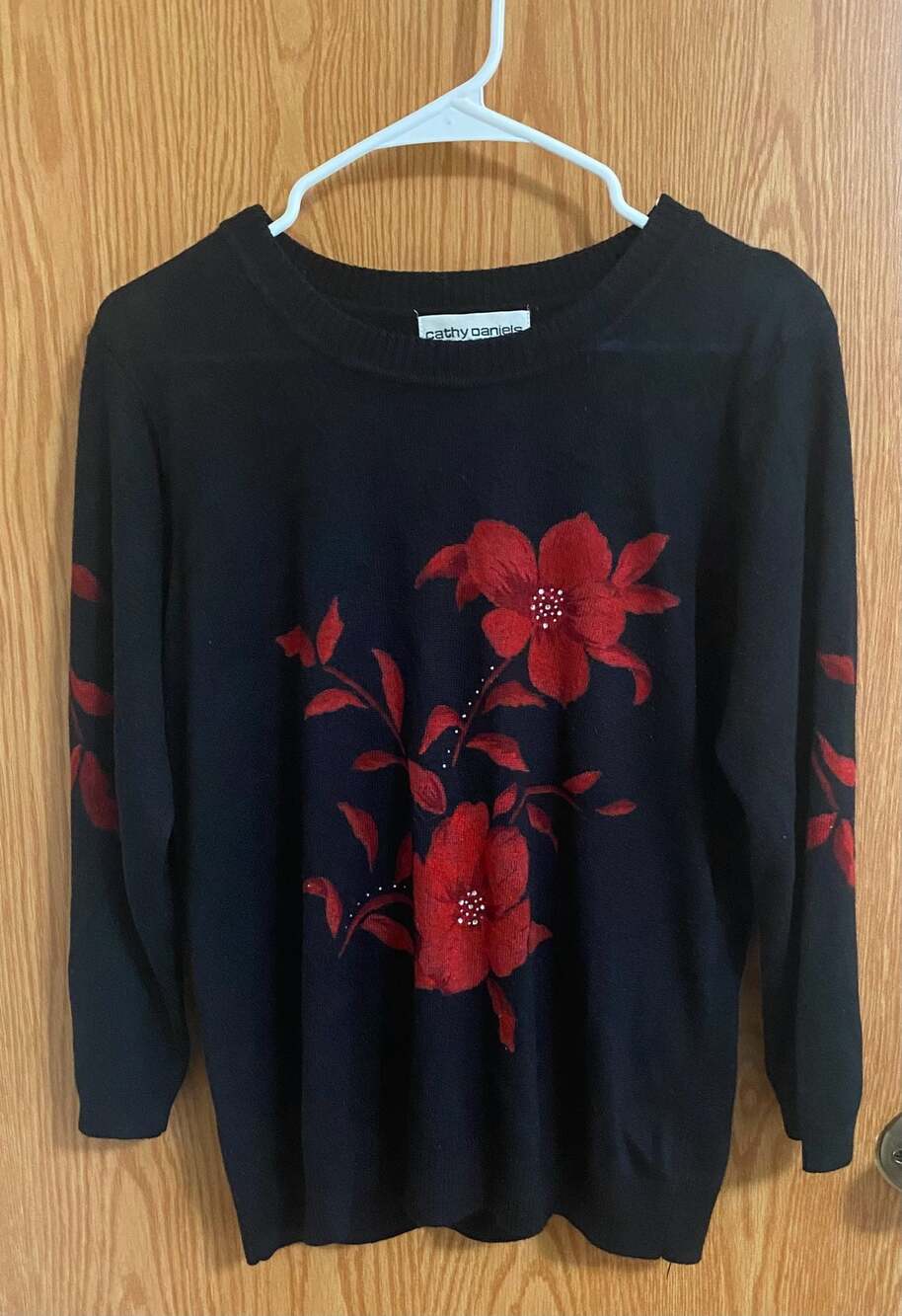 Cathy Daniels Black Red Floral Embellished Pullover Sweater Size L